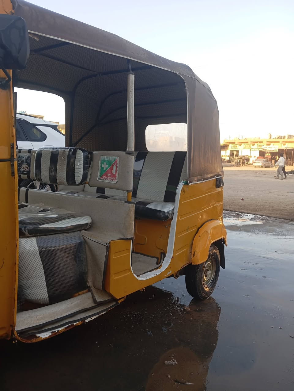 سلام عليكم تكتك للبيع موديل 2018 رقم وسنويه بغداد لا ضربه ولا صبغ لسعر 5 وبيهه مجال مكان ديالى بعقوبة الرحمه  ***********
