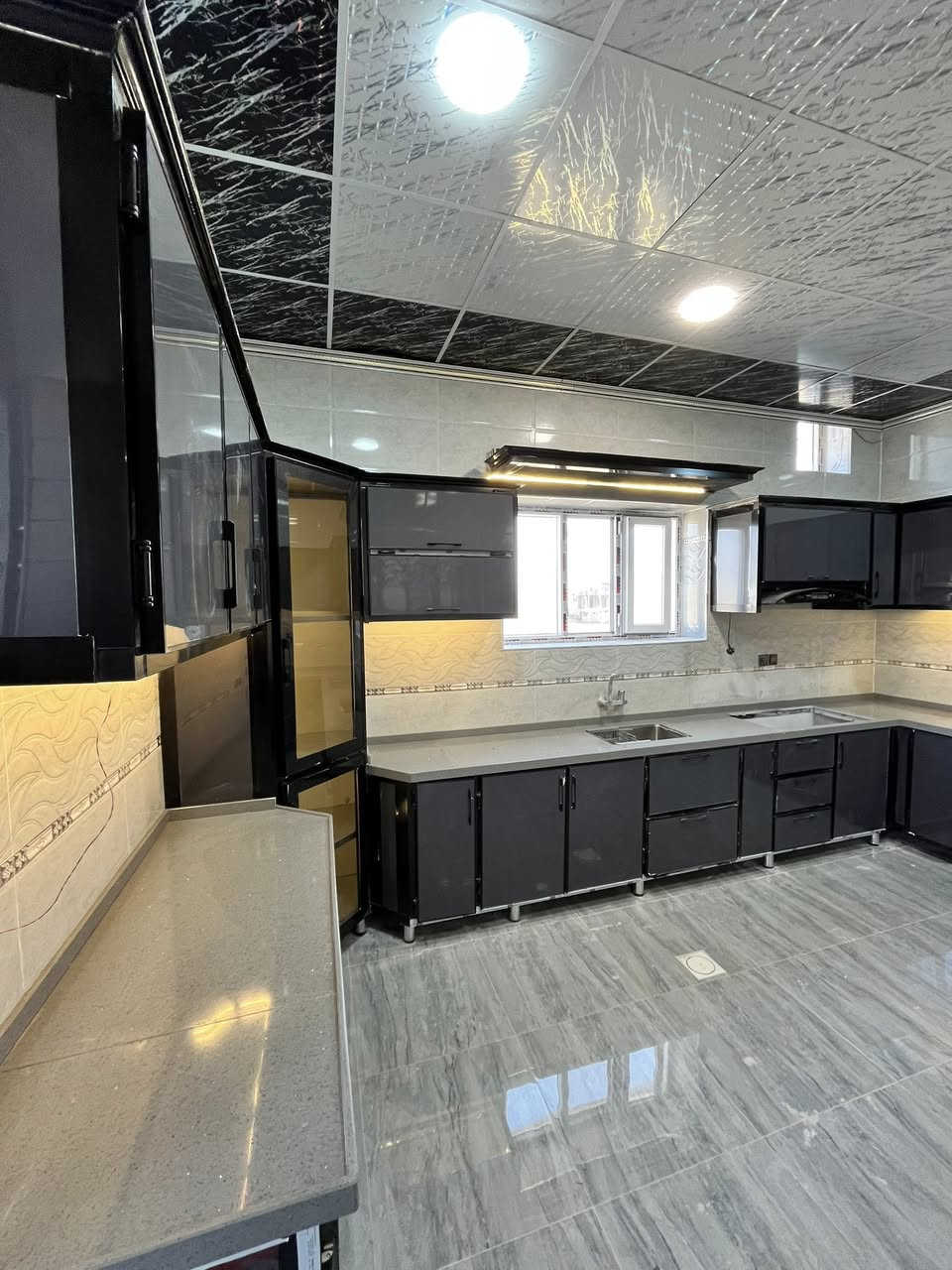 معمل المنيوم القيصر 
🟠تصليح مطابخ 🔧
🟠مطابخ جديدة
🟠لوكرات ملابس 
🟠جزامات احذيه 
☑️شغل درجه اولئ بأنسب الاسعار☑️
يوجد اقصاد لي حاملين الماستر كارد فقط 
بأدارة : شاكر جاسم 
العنوان : القائم مقابيل نافوره
 ***********☎️وتساب
