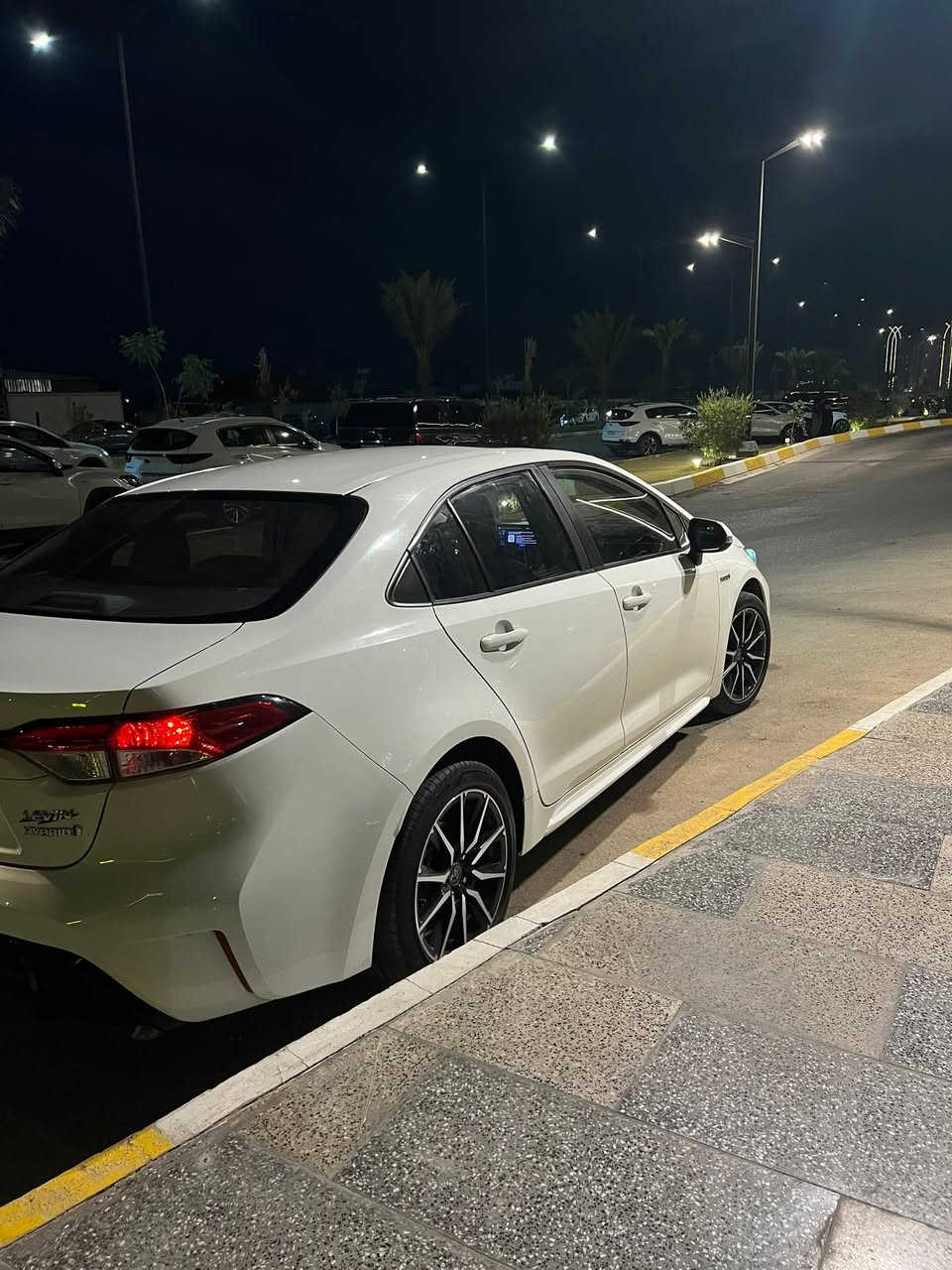 السلام عليكم
للبيع كورلا هايبرد S

2024

رقم بغداد الدولي

باسمي تحويل مباشر

ماشيه19الف 

السياره فول مواصفات

داخل مشمشي لونين

كشن سائق كهرباء

فتحه

شاشه كبيره

رادار امامي

باقي المواصفات المعروفه للS

سياره بيها مكانين اثر رصعه PDR
باقي كفاله السياره
سياره جديده حيل بحالة الوكالة

السعر 152وبيها مجال بسيط

مكاني بغداد حي الجهاد 

***********
