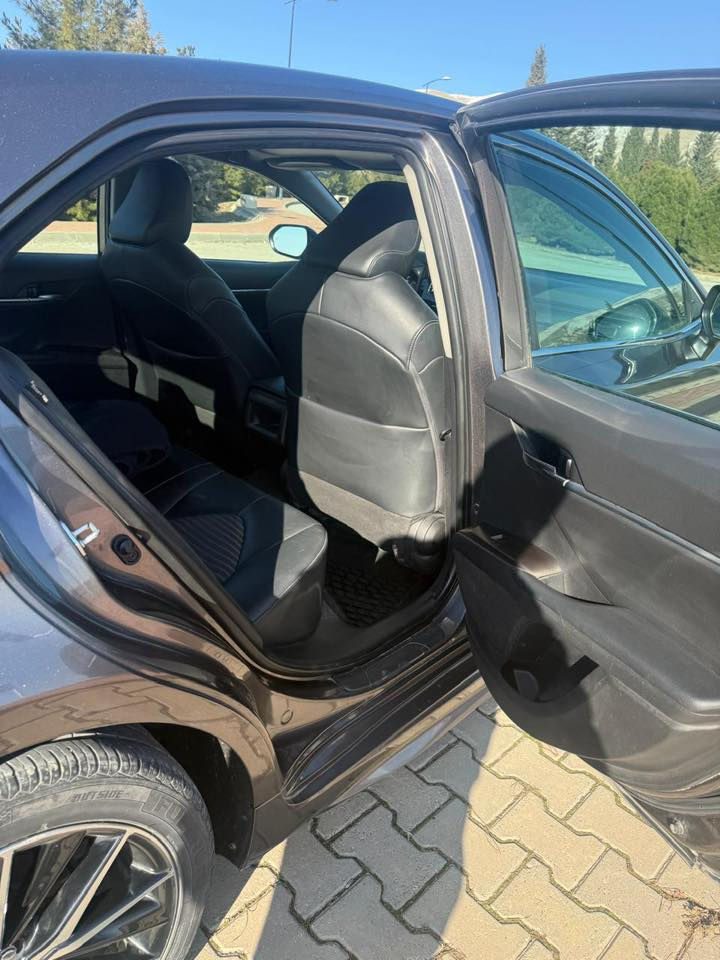 السلام عليكم
كامري وارد موديل ٢٠٢٢ 
SE pluse  
نقطه عمياء رادار أمامي جانبي
منع تصادم
اوتو استوب
فتحت سقف
كشنات تدفئه
كري السائق كهربائي
تخم تاير
شفرات بلستيرن
بنيد مصبوخ فقط
هزه جديده
ماشيه ١٢٢ حقيقي 
سيارة باسمي تحويل ثاني يوم 
السعر ٢٠ الف دولار يعني شدتين للاستفسار على الارقام 
***********
***********
