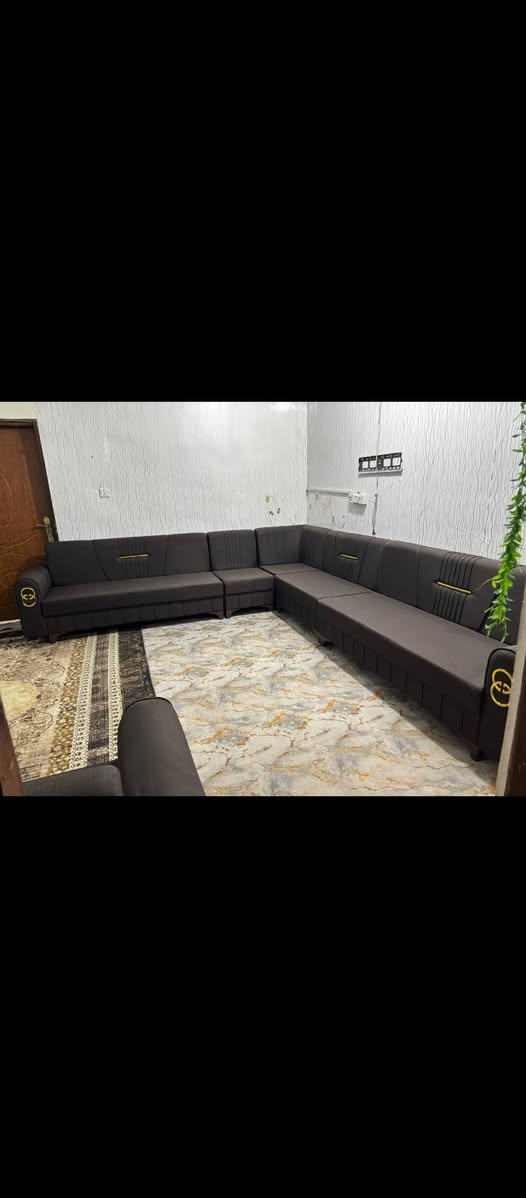 ديوان ٢٠ مقعد.  تفصال. جديد غير مستخدم السعر ٦٩٠ نهايته. 

 المكان ابو. غريب الناحييه موجود توصيل 

***********
