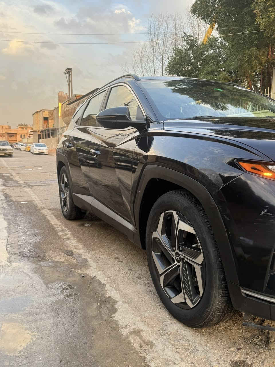 السلام عليكم
توكسان موديل ٢٣ مواصفات فول فتحة بصمة كشنات جلد السيارة واحد على واحد تشغيل عن بعد حادث السيارة جاملغ خلفي مصلح بلخارج والهلال الي بلجاملغ الخلفي ممصلح بعدة كما موضح بلصورة السيارة جديدة البجم كبس مابي اي ضرر ماشية ٤٣ الف السيارة موجودة بغداد العامرية تريد سنوية تريد وكاله حاضر اني رايدهة ٢٠ الف او ٥٠٠ يعني شدتين او خمس ورقات الاتصال على الرقم ***********
