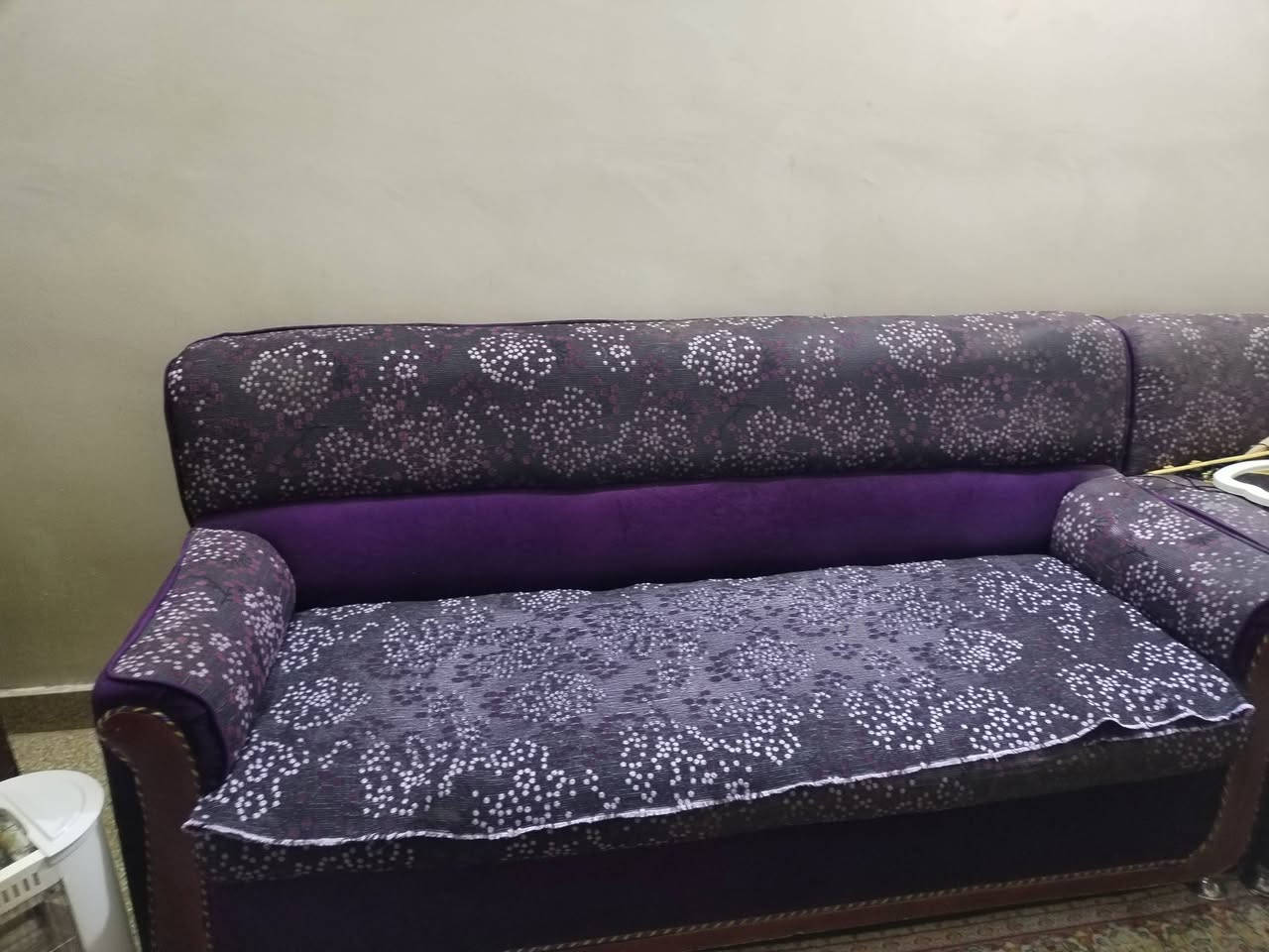 السلام عليكم تخم للبيع  استعمال نظيف ***********
