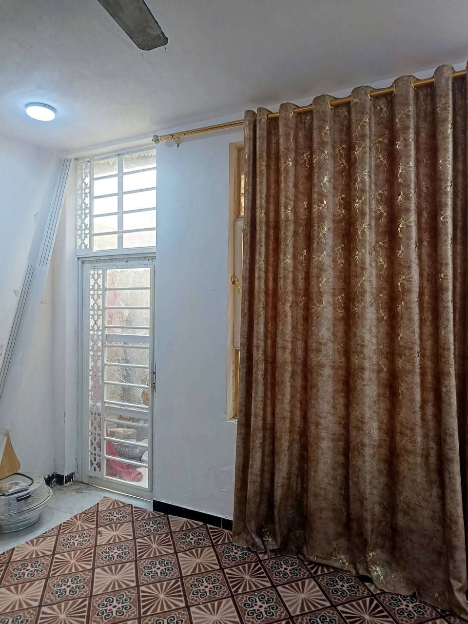 محافظة بابل مركز المدينه
دار سكن طابو صرف  للبيع المساحة 150م مربع بناء غرفتين نوم +كلدور +مطبخ +استقبال +صحيات +صاله فوك ٨×٣

جديد العنوان حي المهندس مقابل مدينة العاب ارض بابل عبر شارع 80 بالفرع الثالث عرض 
المساحة 150متر مربع 
الواجه 10متر 
النزال 15متر
عرض الشارع 15متر 
بناء جديد 
للااستفسار اكثر اتصل على الرقم
👇👇👇
***********
