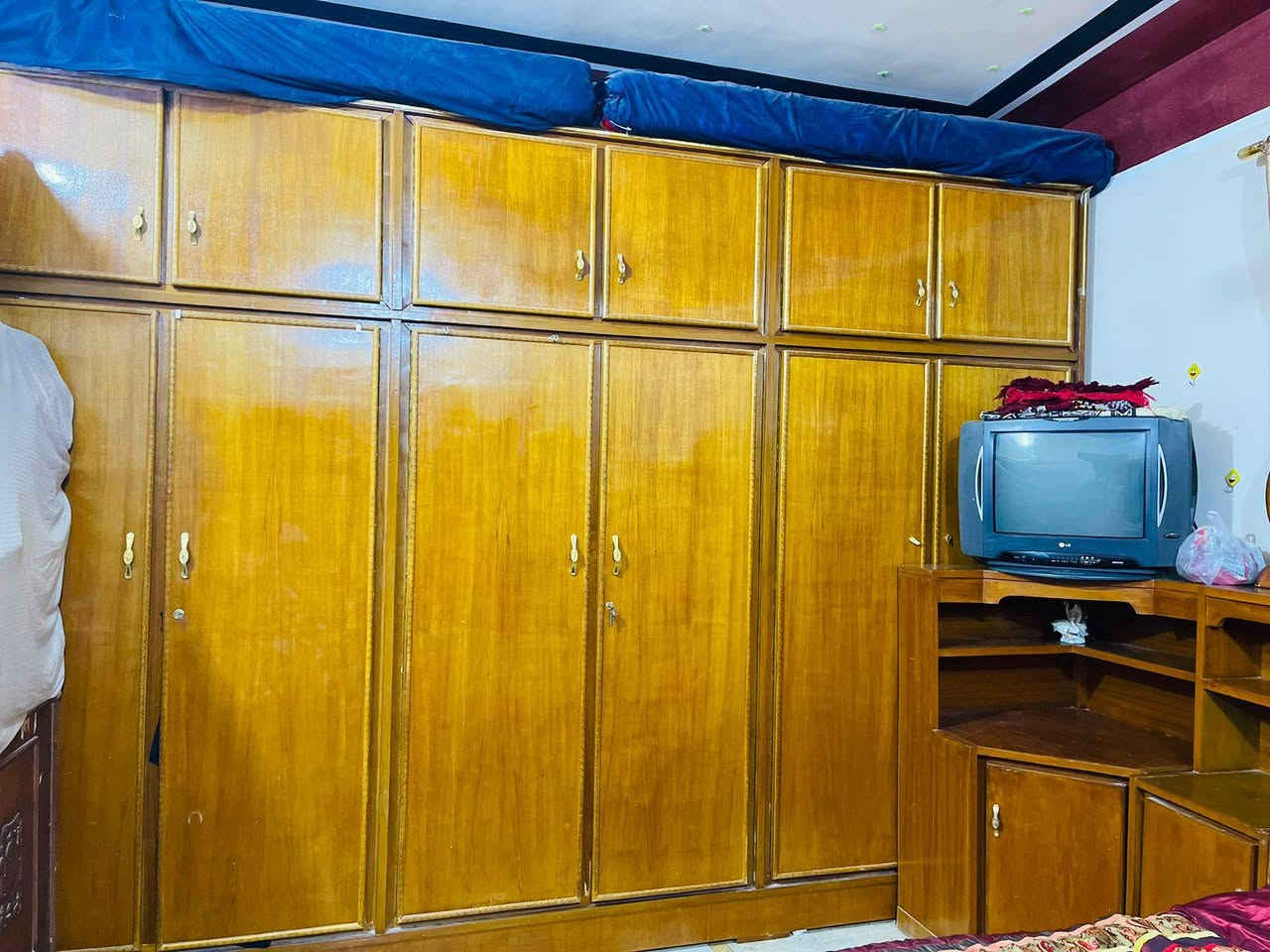 السلام عليكم.. غرفه صاج حطاطه للبيع السعر 500 وبيها مجال مكان صكلاويه شهداء 2 ***********
***********
