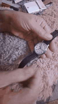 السلام عليكم..فاكترون سويسري اوتو..قطر 38..ارقام لاتينية..منفذ يومي وشهري..نظافه تامه ..الدكمه طكتين.. السعر 110 ألف..واتس *********** .
