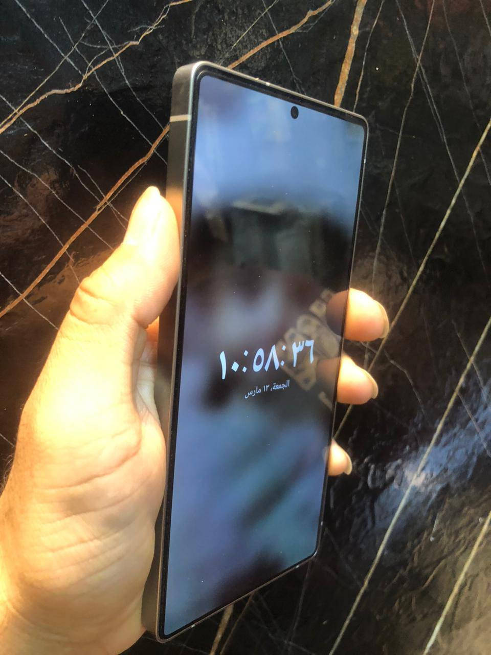 للبيع 📱
Samsung S25 Ultra – 512GB

المواصفات:
• شاشة 6.9 إنج AMOLED بدقة عالية وتردد 120Hz
• معالج قوي للأداء العالي والألعاب
• كاميرا رئيسية 200 ميكابكسل مع تصوير احترافي وزوم قوي
• كاميرات متعددة للتصوير الواسع والماكرو
• بطارية قوية تدعم الشحن السريع واللاسلكي
• يدعم قلم S Pen

حالة الجهاز:
• نظيف جداً وما بي أي شخط أو خدش
• استخدام خفيف
• بعده بالضمان
• ويا الكارتونة الأصلية مطابق ايمي
• الكيبل جديد ما مفتوح

السعر: (مليون و400 )
للتواص خاص 
توصيل موجود لكل محافظات العراق 5000 دينار🚙


**إذا كنت صاحب هذا الإعلان وتريد حذفه لأي سبب، رجاءا أرسل رسالة إلى الدعم الفني**