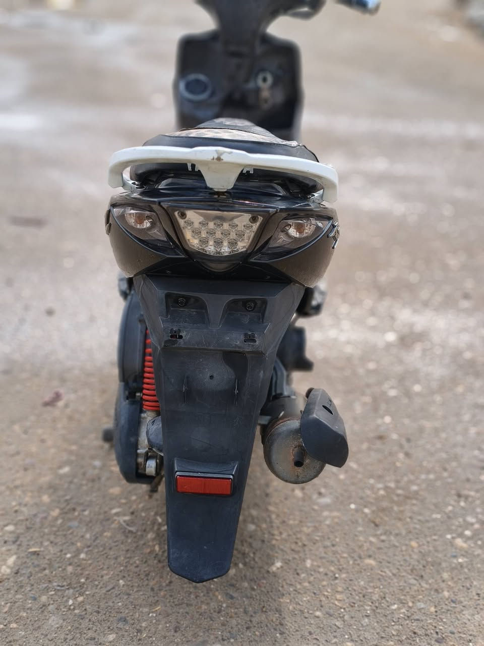 السلام عليكم
ماكس مضلع نوزل
كفاله عامة
برغي مامفتوح بيها من التاير للتاير
موديل 2010 نوزل
السعر 800 
بيها مجال حك الجية
للأستفسار ***********
