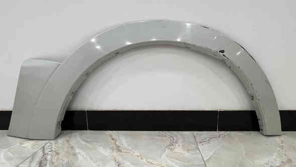 هلال جاملغ باجيرو جهة عكس السايق 
صدفي اصلي بدون كسر يرهم من ٢٠٠٨ الى ٢٠٢٠
السعر ٦٠ الف 
مكاني بغداد ***********
