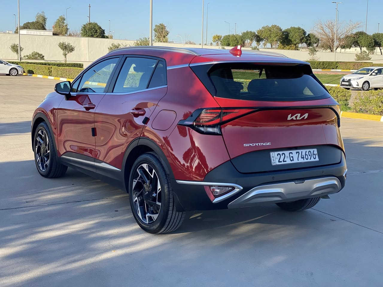 كيا سبورتج 2022
‎المحرك : 2.0 . 4سلندر

‎العداد :44 الف كيلو (زيرو مال اربيل) 

‎السعر : 195$وبيها مجال فول مواصفات

‎الارقام : اربيل باسمي شرط الوكالة والتحويل 

‎ المواصفات

‎دخول ذكي(بصمة) +تشغيل عن بعد

‎رادار جانبي

‎شحن وايرليس

‎حساسات امامي وخلفي

‎مصابيح امامية زنون معLED

‎بك لايت LED

‎كشافات زنون

‎ويل قياس 19 انج

‎شاشة كبيرة اصلية مع كاميرا

‎مقاعد امامية كهرباء

‎صندوق كهرباء 

‎مقاعد امامية تدفئة

‎شفتات ستيرن

‎تدفئة ستيرن

‎سايد بريك بصمة

‎تبريد شاشة

‎مرايا متحسسة للاضاءة العالية

‎قطعتين تبريد

‎محدد سرعة+فول تحكم ستيرن

‎شاشة سرعة ديجتل

‎وباقي المواصفات معروفة🌹

للاستفسار الاتصال عل ارقم 

***********

***********
