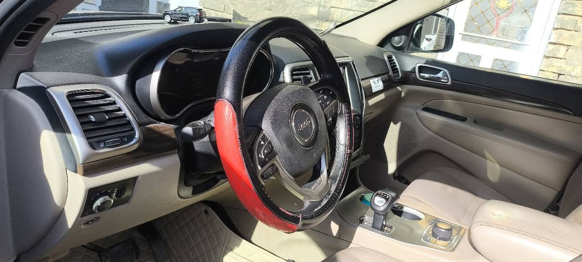 جيب لاريدو مكينه 6300 خليجي
رقم بغداد فول مواصفات فور ويل بصمه فتحه كل المواصفات بيهه 
السعر 240 وبيهه مجال الطيبين الاتصال على رقم ***********
