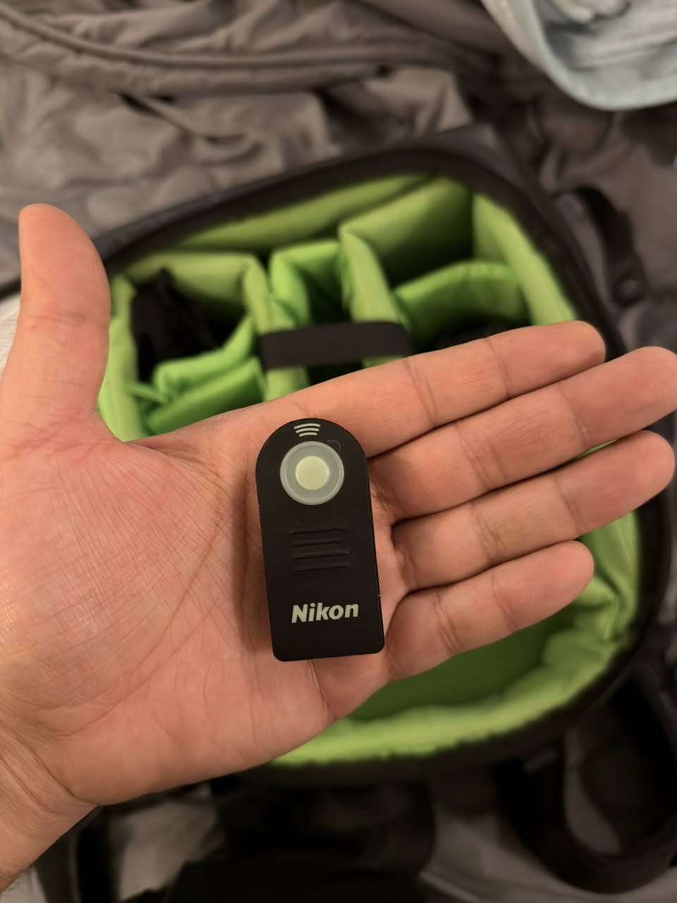 سلام عليكم كامرة نيكون d7100 للبيع
عدسة300-18 VR غنية عن التعريف
عدسة 50mm 1.8 
جنطة casepro درع 
وريمونت عن بعد 
الكامره استعمالي الشخصي واني اول مستخدم 
الي يحب يراسلني او يتصل ***********
