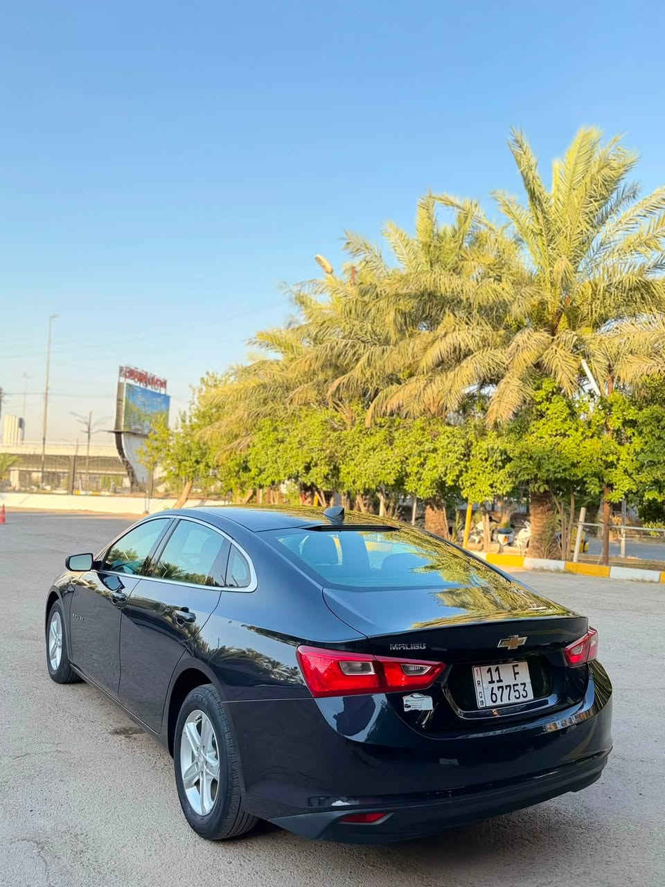 السلام عليكم 🙋🏻‍♂️🌹
للبيع شوفرليت ماليبو موديل 2023 دخول وترقيم جديد اليوم ترقمت باسمي رقم بغداد الدولي السياره وارد أمريكي مكفوله من الصبع￼ والتبديل ودواخل ضررها كما موضح بصوره فقط دعاميه 

وجاملغ مفتوح وراجع نفسه بلادي مكفوله السياره مكينه 1500 تيربو كير محرك صدر تبريد مكفولات بجم بلادي شركه ماشيه 34 ترايها زيرو سياره جديده ونضيفه وجاهزه برغي مابيها نقص 

مواصفات 🚘🛬 

شاشه كبيره لمس 

كامره دواره 

رادرات بالمري رادار أمامي خلفي 

توقف ذاتي عند الاقتراب كروز سرعه 

ويل كب مع تخم تاير جديد 

سايد بريك بصمه 

فول تحكم استيرن اربع جهات بلوتوث حاكيه واي فاي كار بلي 

بصمه صندوق بصمه أبواب

للأستفسار *********** أسيا ➡️ ❤️

            *********** عراقنا ➡️ ❤️

ابو علي مكاني بغداد البياع السعر 118 وبيها مجال ❣️
