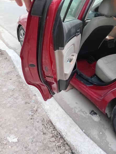 السلام عليكم النترا ١٧ وارد امريكي حادثها جاملغ والبنيد وشويه طخه بل صندوق المحرك مالها صار بي كاز كيت وخبطت دهن والمي وكامت تحرك الدهن مال مكينه اني ابيع المحرك مامكفول بدون مخاجل السياره بصمه تشغيل وأبواب والصندوق /108$او مراوس حسب القناعه بتكسي النترا او فورتي  *********** رقم صاحب السياره
