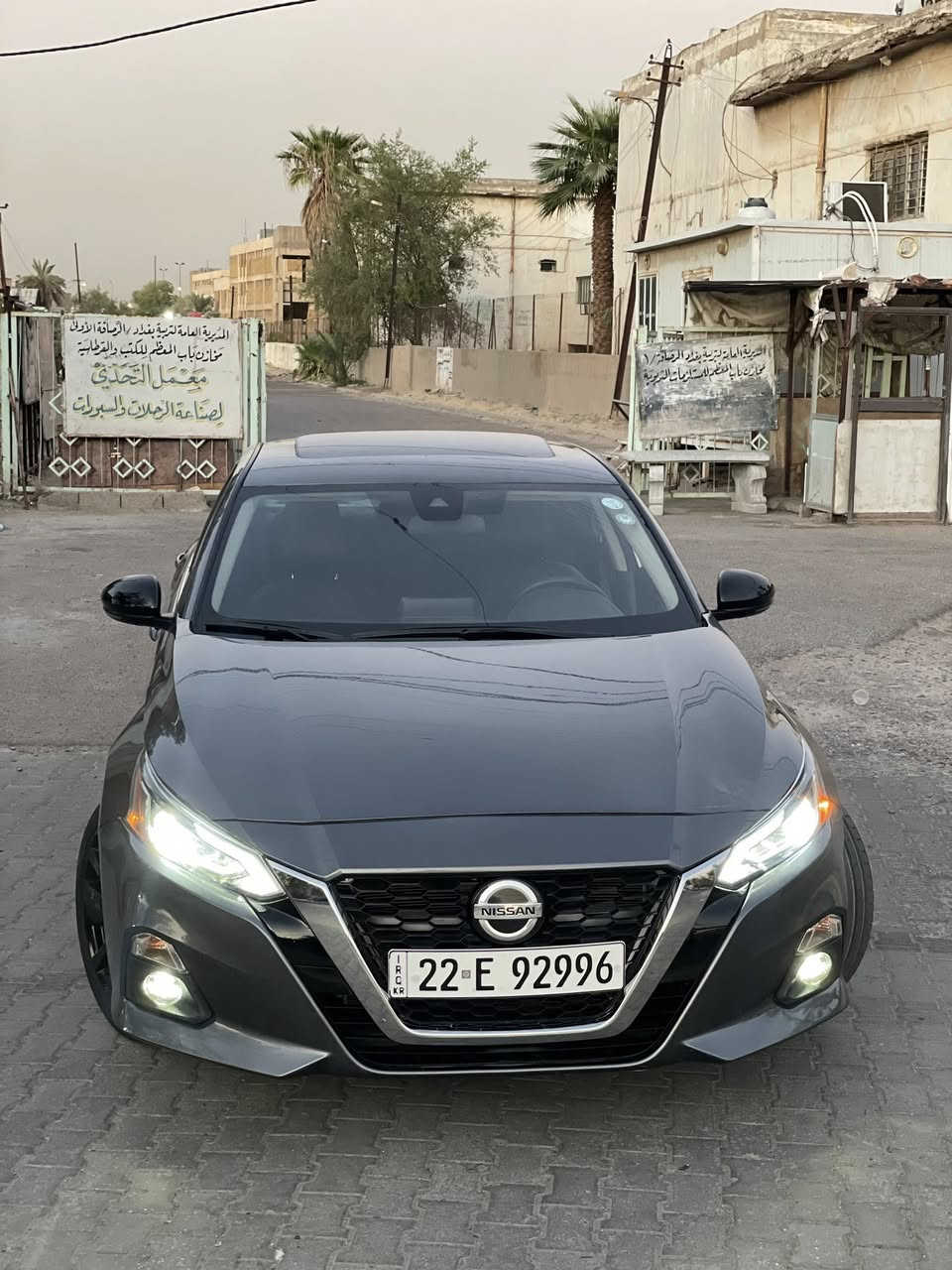 السلام عليكم 
نيسان التيما 2022 (  SR Midnight AWD)

الضرر تبديل دعاميه اماميه وشبر بارد بلبنيد 
وصبغ باب كلير من امريكا 
صور الضرر بالمنشور
المواصفات.. 
فول 1/1 
سلايد روف 
بصمة تشغيل
بصمة أبواب 
تشغيل عن بعد     
شفتات ستيرن 
دبل جام عزل فول 
كشن جلد + مخمل 
تدفئة بالكشنات 
كشن كهرب 
داخل مطعم فايبر كاربون     
لايت زينون                                             
 لد داخلي و خارجي مع الترحيب
اشاير بالمري 
توقف ذاتي مانع الاصدام 
مثبت سرعه مع تحديد المسار
دواخل اسود  
 رادارات مع توقف ذاتي
نقطه عمياء 
تحكم ستيرن 
شاشه كبيره 
ويل كروم  ١٩ اسود  بلادي
بلوتوث
حساس خلفي
شاشة عطلات
حساس اطارات 
حجر بيئة شرط 
ماشية 58الف ميل 
محرك 2.5 تنفس طبيعي 
رقم اربيل باسمي 

 السعر 175$
وباقي التفاصيل واتس اب او اتصال ***********
