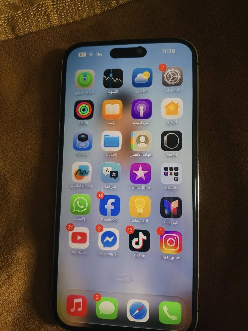 جهاز البيع 14 ابرو ماكس شرق اوسط  البطاريه 94 جهاز نضيف شرط ما مفتوح +شاحن الصلي ألون  المميز بنفسجي السعر 900 أو بي مجال ***********
