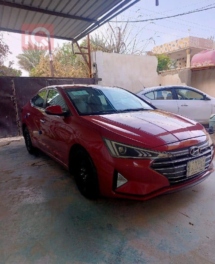 السلام عليكم ورحمة الله وبركاته  سياره انترى وكاله   خليجي2020    رقم انكليزي بغداد نص فول جديده سياره  بون مميز ماروني دم الغزال تبريد حداديه كله وضع الشركه شرط حته الحداديه مال شركه لسا مامفتوح ترايه زيرو سيار بل كارتون مكفوله من التبديل والكص والصبغ  والبارد  وبيهه سونار السياره كلهه مكفوله وكاله   

*********** 

مكينه دوش 
كير At
السياره نص فول
ويل كلب رياضي اصلي 
فول تحكمات ستيرن 
قطعتين تبريد 
شاشه وكار بلاي.  بلاديه  
تحكمات مري
رادارات جانبيه
رادارات خلفيه 
رادارات امامي 
تحديد مسار 
وكروز سرعه 

صندوق ذكي 

كامره اماميه 
كامره خلفيه 
لد امامي  ً 
وبعد بيهه مواصفات 
السياره سنويه  لحد سنه 2028باسمي. ثاني يوم احولك  السياره    للتوضيح السياره مال بيت يعني استخدام شخصي    بيهه سونار مرفق قليل رقمي  ***********
