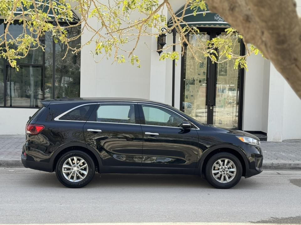 سورنتو موديل 2019وارد امريكي حادثه دور جاملق خلفي وباب فقط بدون دواخل وبدون رباك وباقي سياره كفاله من ضربه وتبديل وصبق سعره 164وبيه مجال رقم هاتف ***********موصفات سياره شاشه كامره خلفيه مثبت سرعه تحكم استيرن رادارات بل مري حساسات ماميه خلفيه داخل بيجي مانع انزلاق 7راكب 3قطع تبريد شاير بل مري حداديه تخم تاير جديدات محرك وكير مكفولات مكان سياره كربلاء مكلف بل نشر
