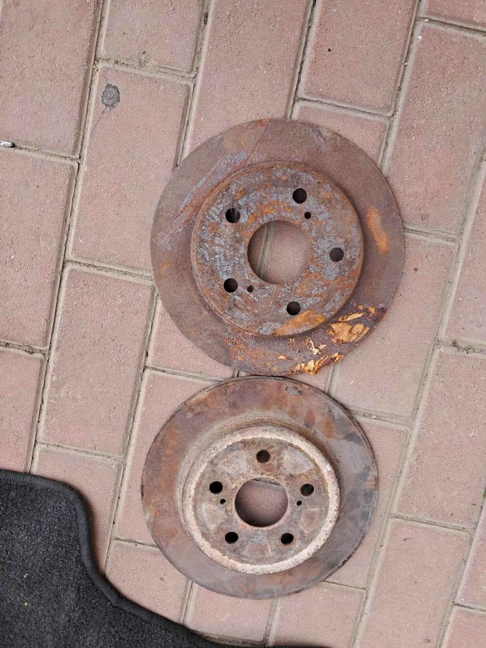 السلام عليكم  أغراض  كورلا وارد أمريكي  وخليجي مكان بغداد مجمع بسماية السكني ***********واتساب
