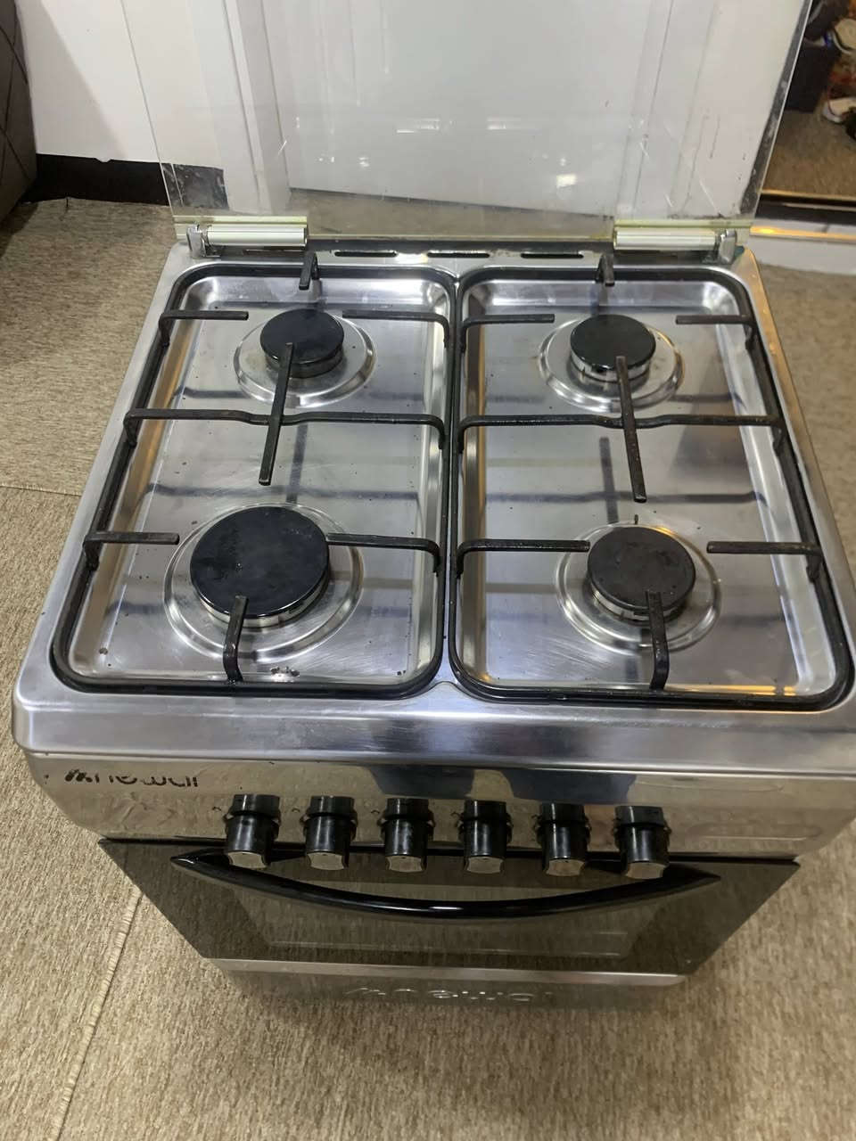 اسلام عليكم طباخ اربع عيون نضافه 80%
للبيع السعر 75 الف وبي مجال بسيط 
***********
