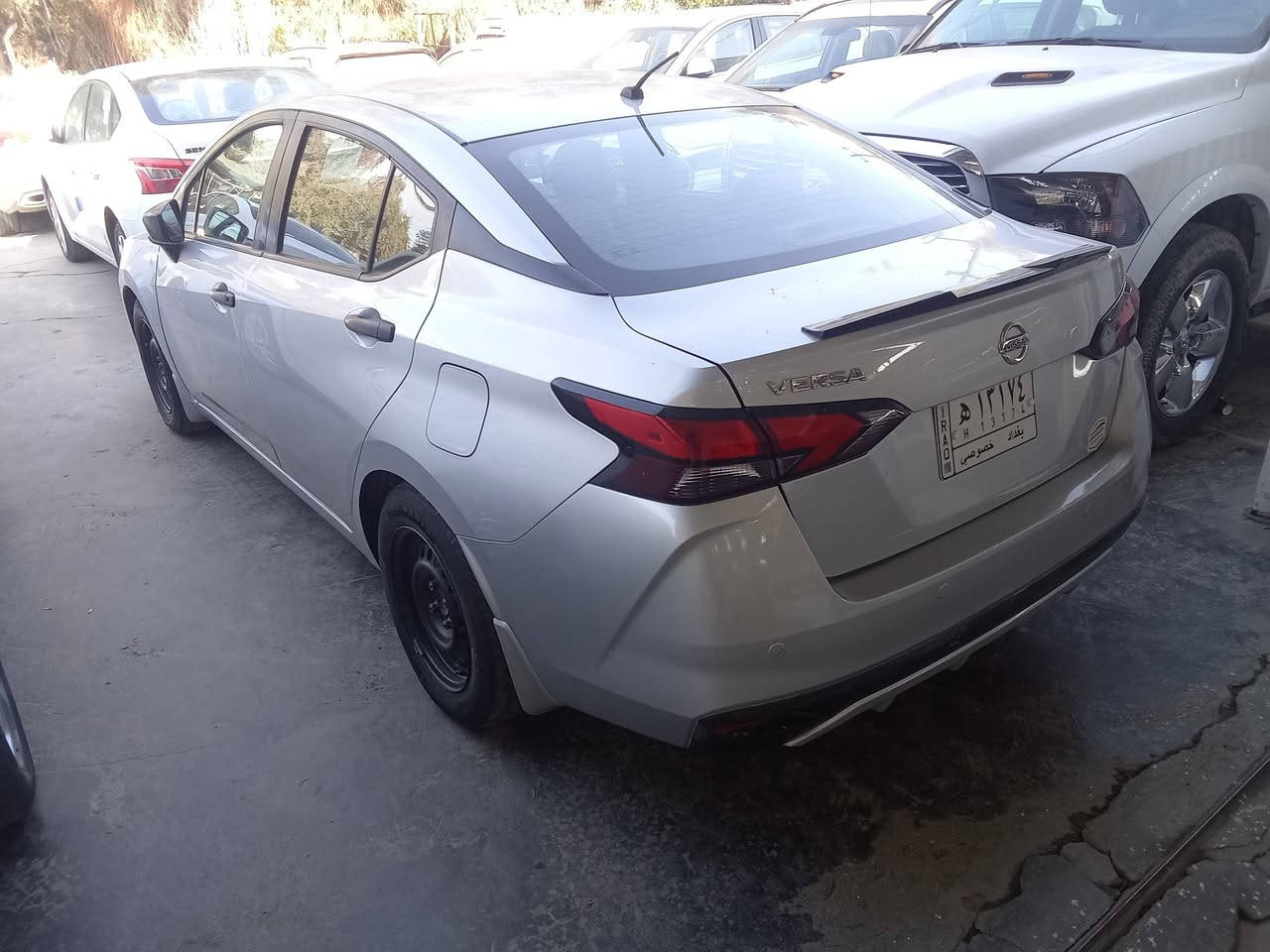 نيسان فيرسةموديل 20فول من عده الأسلايت رادار امامي خلفي كامرة بصمه ماشية71مكانها بغداد السعر ،،100$بيهامجالرقم صاحب السيارة***********
