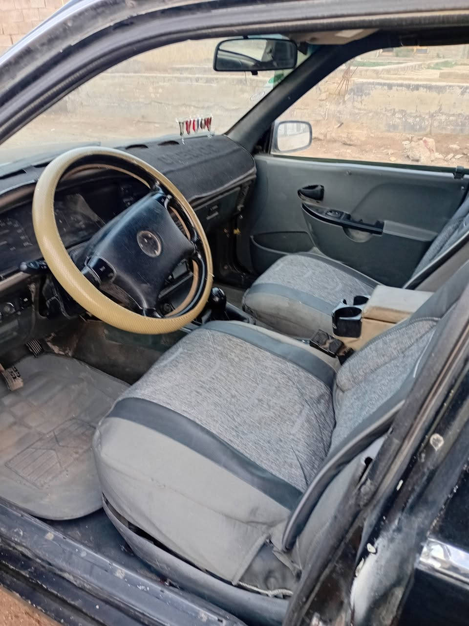 للبيع سيارة برنس موديل 95 ديالى كير عادي اصلي الماكينه  والكير نضيفات  مصبوغه حزام لجماليه  السعر 30 وبي مجال عنوان صويرة ***********
