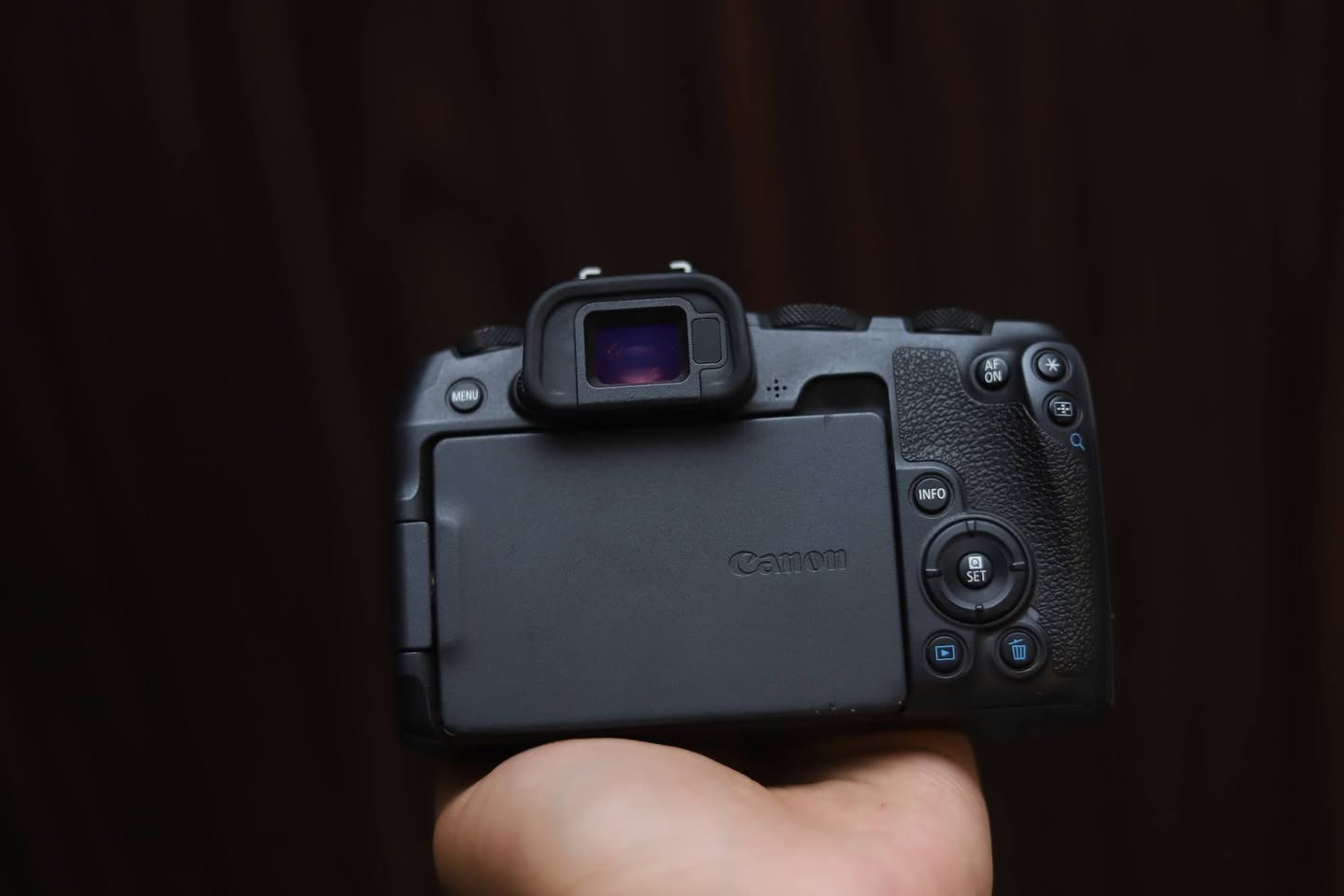 Canon Rp✨️
كاميرا كانون Rp الغانيه عن التعريف💥
حاله نضيفه كسر زيرو👌
شتر 10k يعني لسه أستعمال خفيف👍
معاها كل مشتملاتها الأوريجنال✅️
_شاحن 
_بطريه
_حزام
_بوكس
_مونت
وبسعر لقطه لسرعة البيع🔥
اللي محتاجها يكلمني وهقلو كلو التفاصيل 🏃
للتواصل:01024662671


**إذا كنت صاحب هذا الإعلان وتريد حذفه لأي سبب، رجاءا أرسل رسالة إلى الدعم الفني**