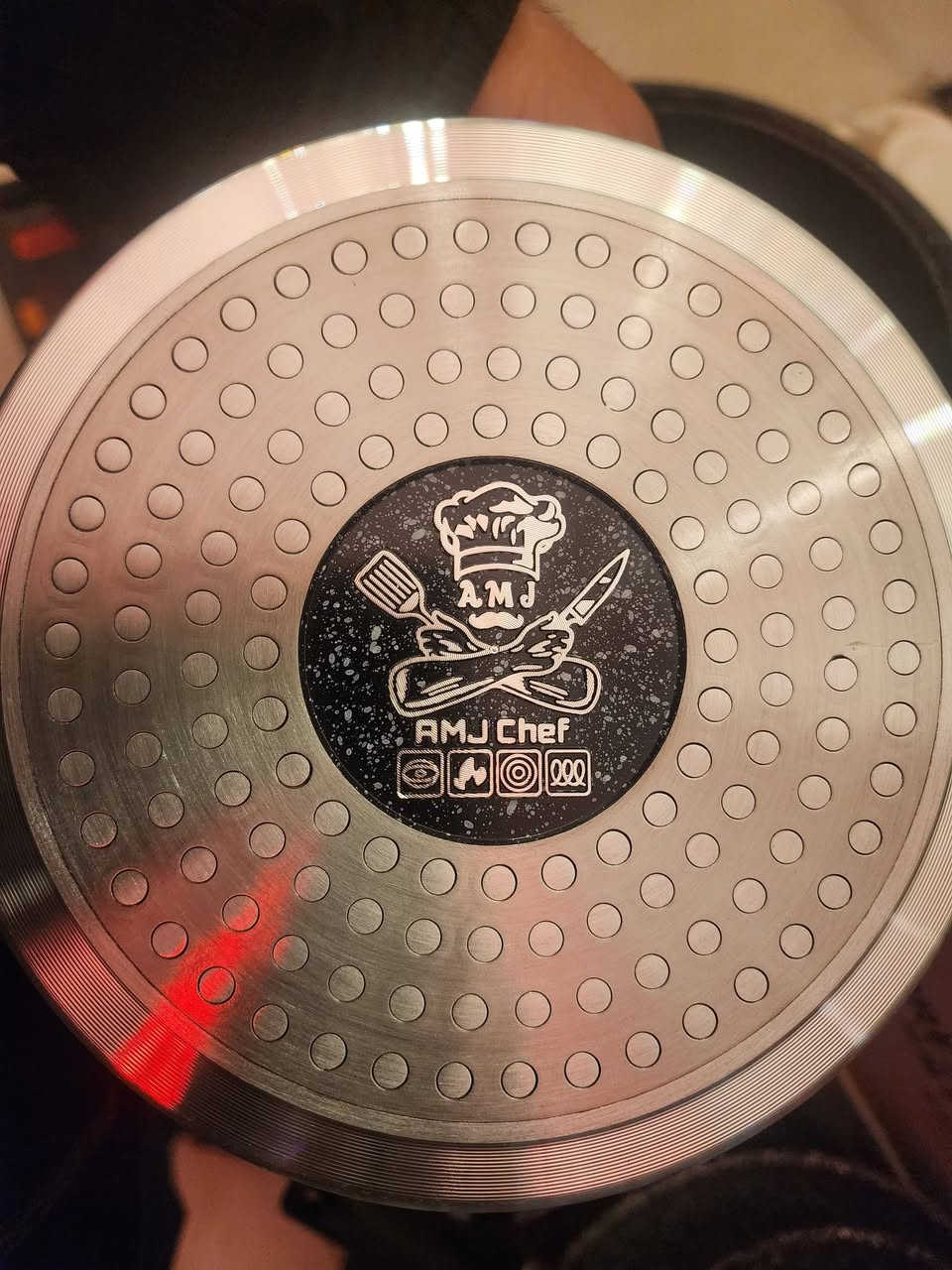 بعد نفاذ الكمية الأولى وصلت 
🌙 القدور العملاقة الكبيرة  🌙
⬅️قياس 40 سم بسعر 30  ألف 🌙
⬅️قياس 36 سم بسعر 25  ألف 🌙
القدور أصلية ماركة عالمية  زيتي قاعدة ليزرية ضد الحرق والصق خدمة التوصيل على الرقم***********  عنواننا قرب سدة الكوت مقابل مول سير وليم مرحبا بالعوائل الكرام
