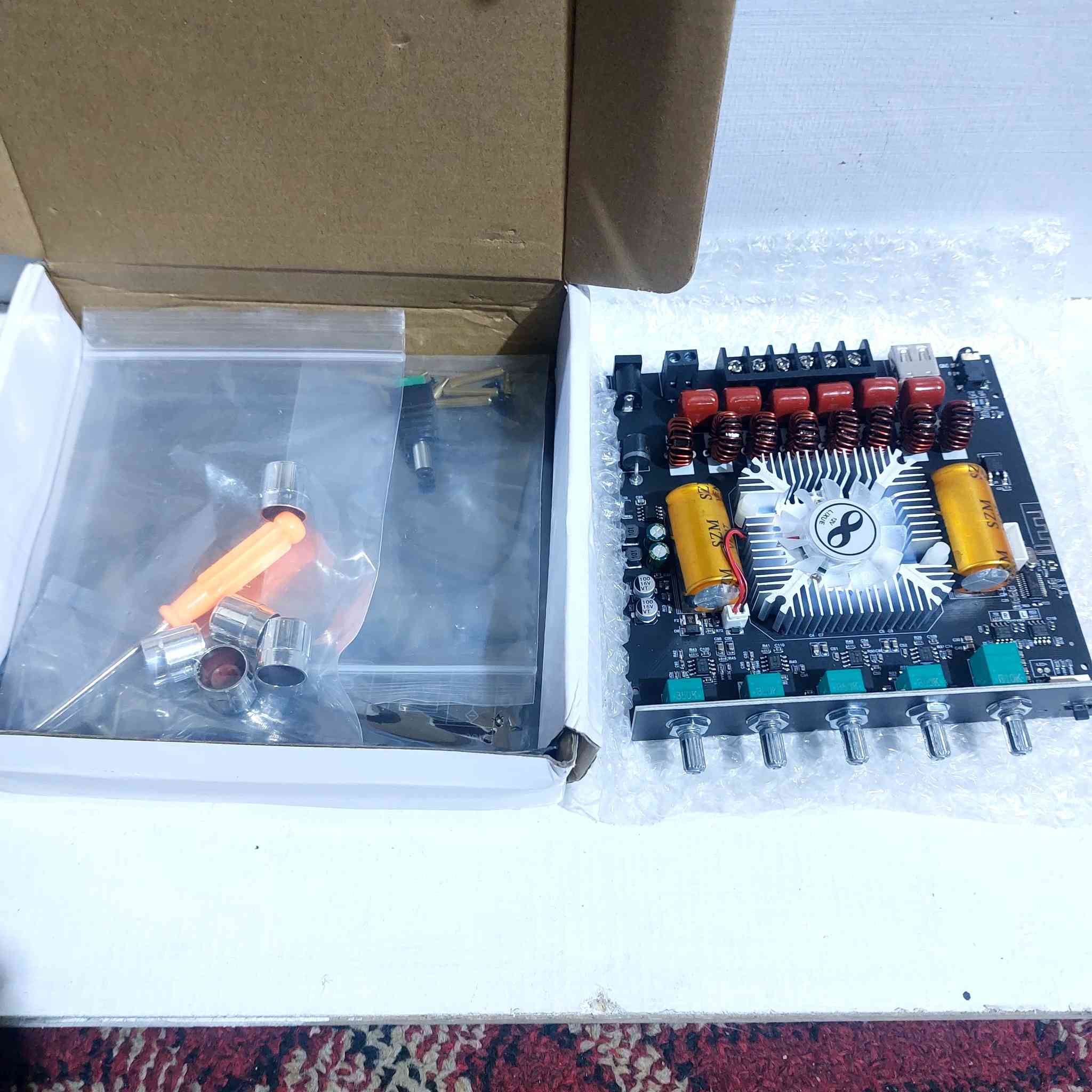 امبلي فاير  220 ×2 + 350 سبوفر
٤٥ الف متوفر توصيل


**إذا كنت صاحب هذا الإعلان وتريد حذفه لأي سبب، رجاءا أرسل رسالة إلى الدعم الفني**