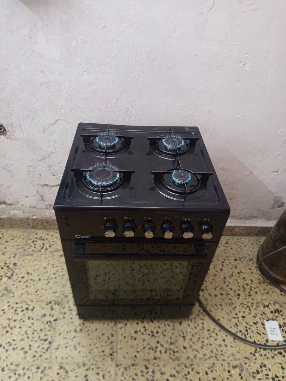 طباخ نظيف كلش ايطالي العنوان بغداد حي الجهاد ***********
