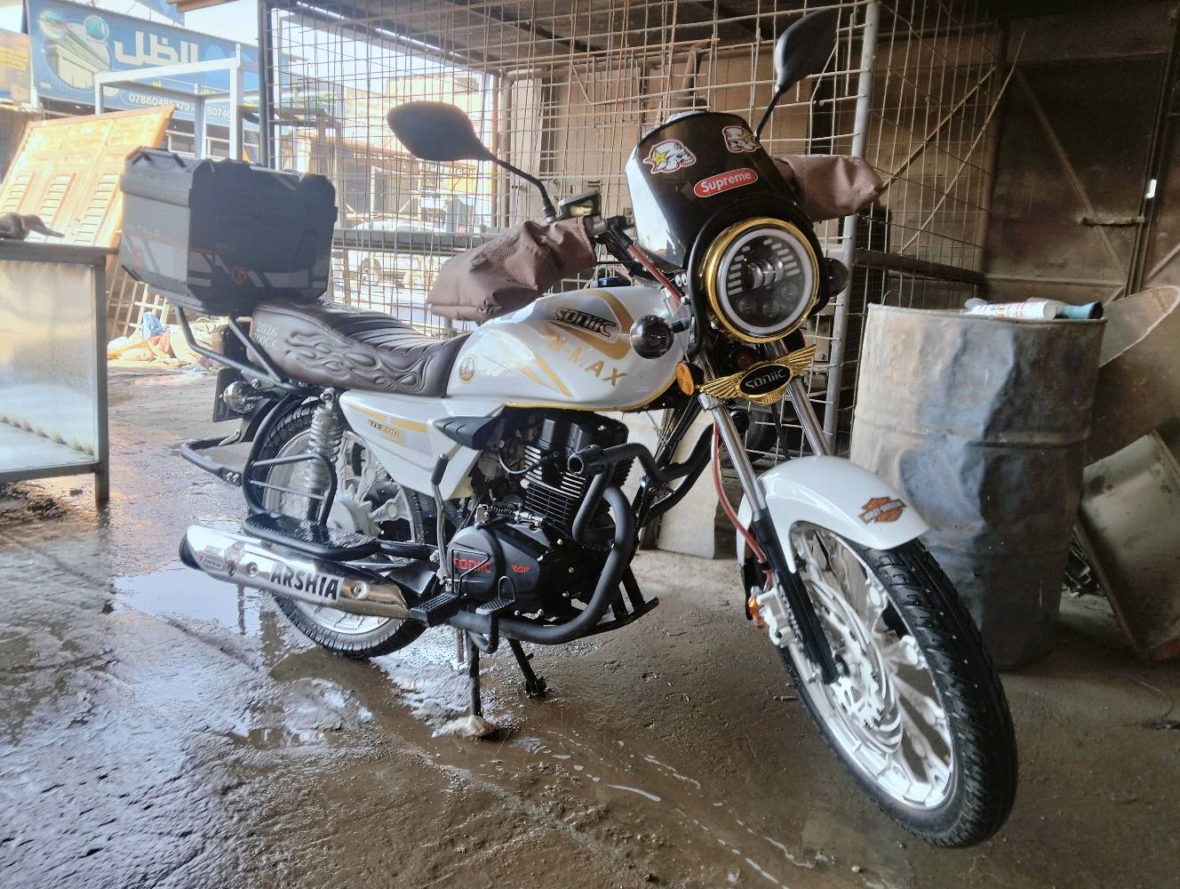 نجف حي النصار دراجه للبيع مديل 26 رقم نجف شرط كبل ادورلك بسمك ثاني يوم طلعته من الوكيل قبل 3 اشهر صارت عليه مليونين و200  دراجه شاهد الله كلشي مابيه بس حتاجيت فلوس واريد ابيعه محرك 200 مواصفاته كله مال دايون وبيه ضاغطه زنجيل   اريده مليون 950    تجي وشوف العداد شكد ماشي  *********** دك عليه و راسلني وبيك خير وتدلل