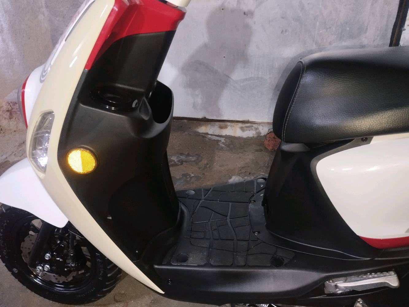 بوليسي اخت الجديد مكفوله فقط جامه العينه مكسوره كلشي شغال  مكان البصره الامن الداخلي