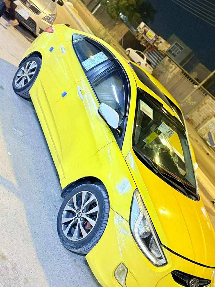 السلام عليكم ورحمة الله وبركاته اخوان سياره
اكسنت تكسي موديل ٢٠١٥ خليجي 
بيه تبديل جاملغ الامامي فقط 

رقم قادسيه انكليزي مداور ثاني يوم 
السياره فول مواصفات لخير 
المحرك ١٦٠٠ مرغوب 
السياره حيل جديده 
السياره جاهزه من كلشي كير تبريد المحرك حداديه مكفول 
الاستفسار اكثر اتصل على الرقم أو على واتساب مكان السياره المثنى قضاء الرميثه *********** حمزة, القادسية
