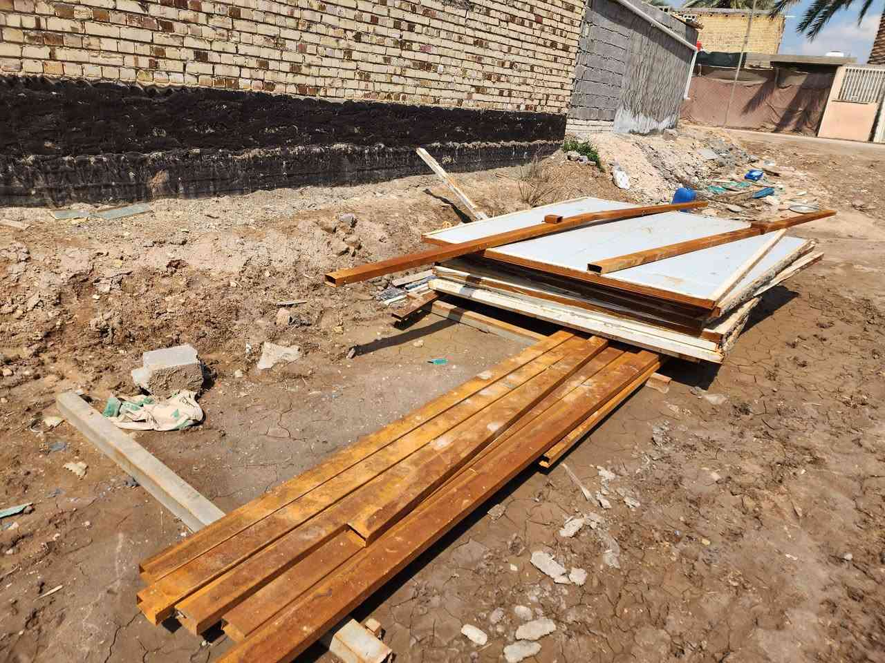 جينكو  مترتين ب٥ونص
حديد مربع انج ونص مغلون طول ٣ونص ب٦ونص
حديد مغلون ٣ انج طول ٣ونص ب١٧ونص
شخاط عادي طول ٤م ب١٢ونص
شخاط ٢انج في ٤انج ثقيل طول ٥متر ب٢٢
حديد مربع ثقيل طول ٦متر ب٣٠ وطول ٥متر ب٢٥
قواطع كرفان ٣متر في ٢متر ب٧٥
حديد مربع طول مترتين ٣انج و٤ انج ب١٠
حديد مربع ٤انج طول ٣اله ربع ب١٥
جينكو ثقيل جدا مغلون طول ٣ونص ب٢٥
جسوره او كروسات طول ٦متر و٧متر ب٦٥
وطول ٩متر ثقيل ب٨٥
ميوزه حديد ب٢٥و٣٥
المسيب حي المعلمين٣ طريق سيد ابراهيم بعد السكه بكيلوين تقريبا بعد اسلاك الضغط العالي ب٢٠٠م 
بيت على جهة اليمنى
***********
يرجى الاتصال قبل المجيء
