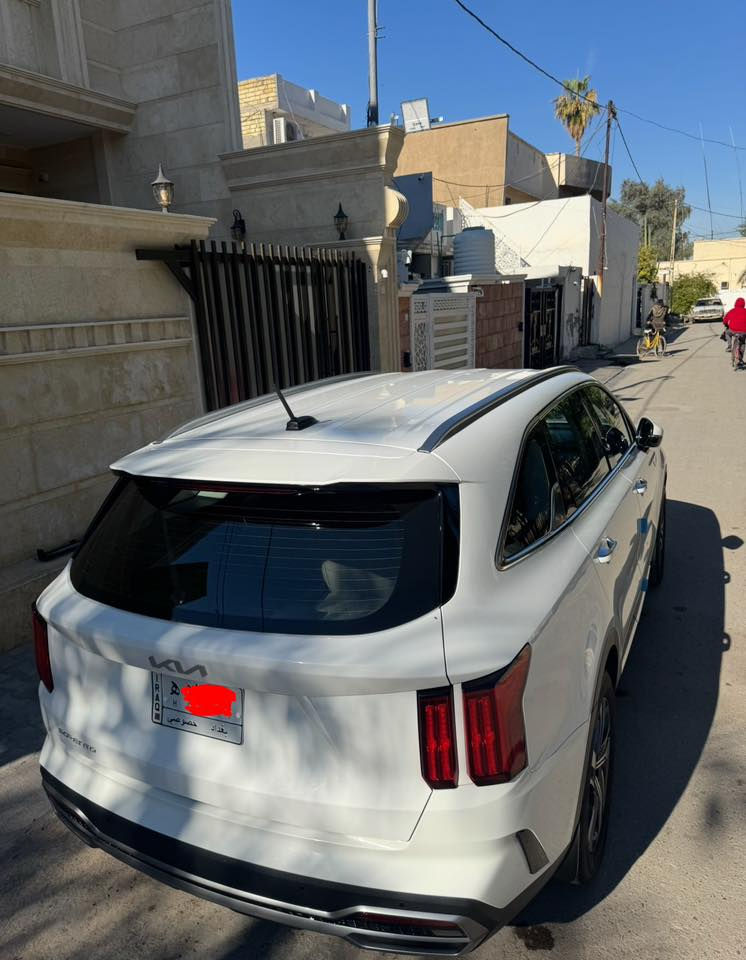 سورنتو خليجية ٢٠٢٣ ابيض رقم بغداد ماشيه ٦٥ الف
كفاله عامه من الصبغ والتبديل (فقط بارد ٣ مكانات محدده بالصور)
حجم المحرك 3500 
٦ سلندر قمارة حديد
‏٧ مقاعد 
بصمتين فتح وقفل الأبواب وفتح وبصمة قفل باب الصندوق الخلفي 
تشغل السيارة عن بعد
شاشة مع ‏كامرا خلفية دوارة 
گير ماوس
هاند بريك بصمة 
‏حساسات امامية
‏حساسات خلفية 
‏حركة المقاعد الامامية كهرباء
‏تحكم فول للمقود مع شفتات
‏مثبت السرعة  Cruze control 
‏المودات والاوامر الصوتية 
‏حجم الإطار ١٩ مع اطارات Good year جديدة 
‏اريل نفكييشن
‏لايت زينون ٤ عدسات
‏اشاير بالمري الجانبية والمري قابله للطي AUTO 
‏نظام مانع تزحلق ABS
‏شاحن واير ليس📲
‏نقطة نزول المنحدرات 
‏بردات ابواب خلفية
‏تبريد ثلاث قطع 
‏درايف مود COMFORT, NORMAL, ECO,‏SPORT
‏اوتو هولد AUTO HOLD 
‏مخرج AUS
‏مخرج USB
‏BLUETOOTH 
السيارة نظيفة جداً، الكشنات والأبواب والارضية مغلفة 
رقم الهاتف *********** لايوجد واتساب
مكان السيارة في ديالى والسونار بين البايع والمشتري

السعر  275 $ ورقه
