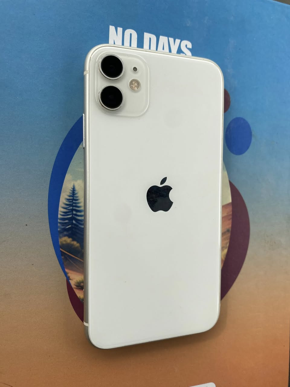 ايفون ١١ عادي
ذاكره ١٢٨ 
بطاريه ١٠٠ الاصليه 
مكاني بغداد لحسينيه 
***********
