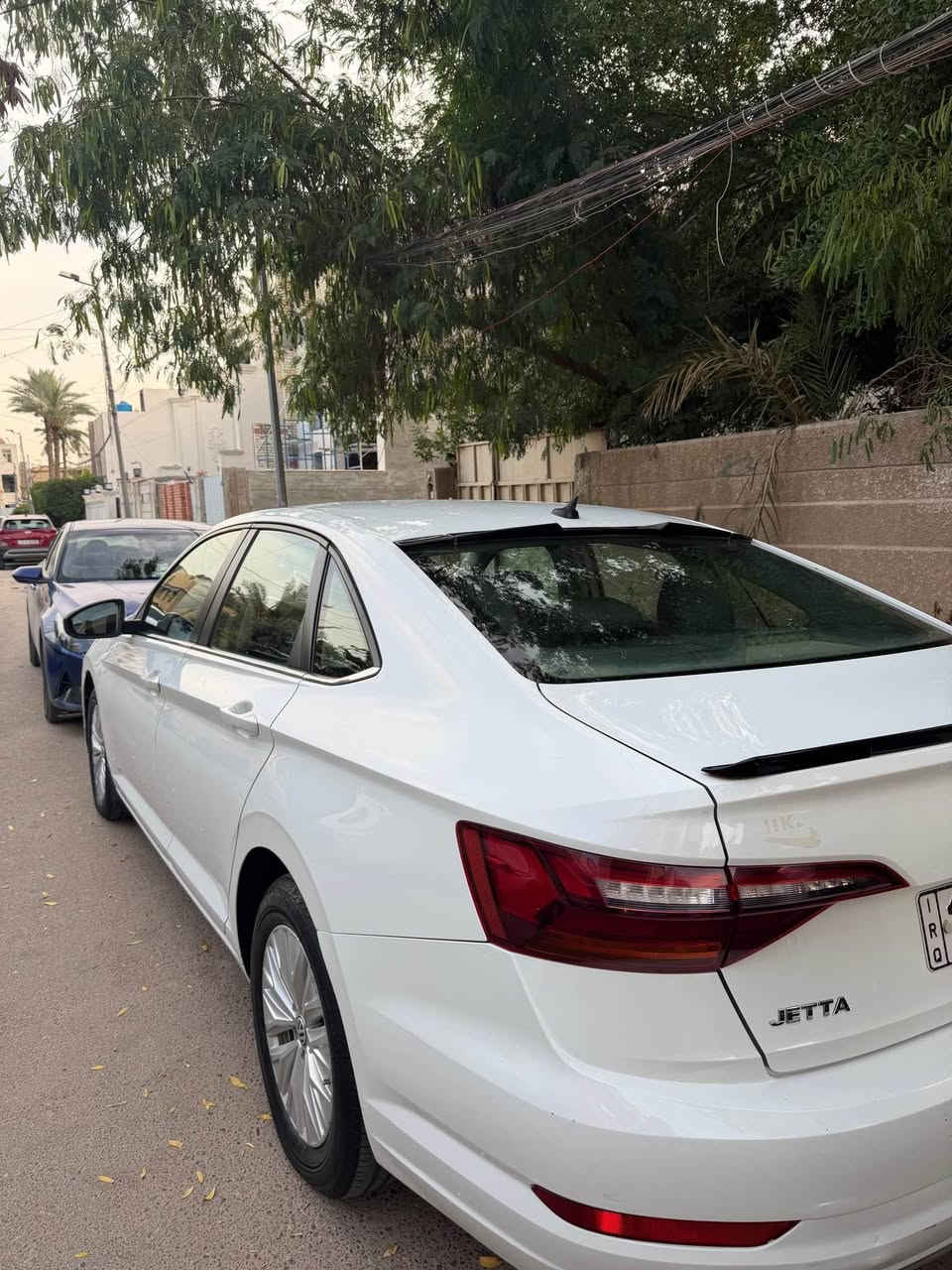 السلام عليكم
جيتا 2019S رقم بغداد بسمي سنويه مجدده حادثها جاملغ وبنيد وبالعراق صبغ باب سونار موجود شاشه وكاميرا ماشيه 131 مايل مكينه 1400 تيربو كير 8 نمر لايت زنون  للبيع او مراوس سعرها 110 وبيها مجال 
مكانها الصليخ *********** بغداد, العراق
