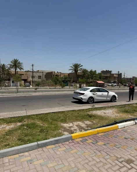 قطعه ارض للبيع طابو ملك صرف العنوان/حي الجهاد -الاساتذه _اربع شوارع قرب مجمع حي السلام السكني الجديد
تبلغ مساحه القطعه ٣٠٠ متر واجهه ١٥ ونزال ٢٠ 
ملاحظه القطعه تقسيم حسب الطلب  للاستفسار الاتصال بنا***********
