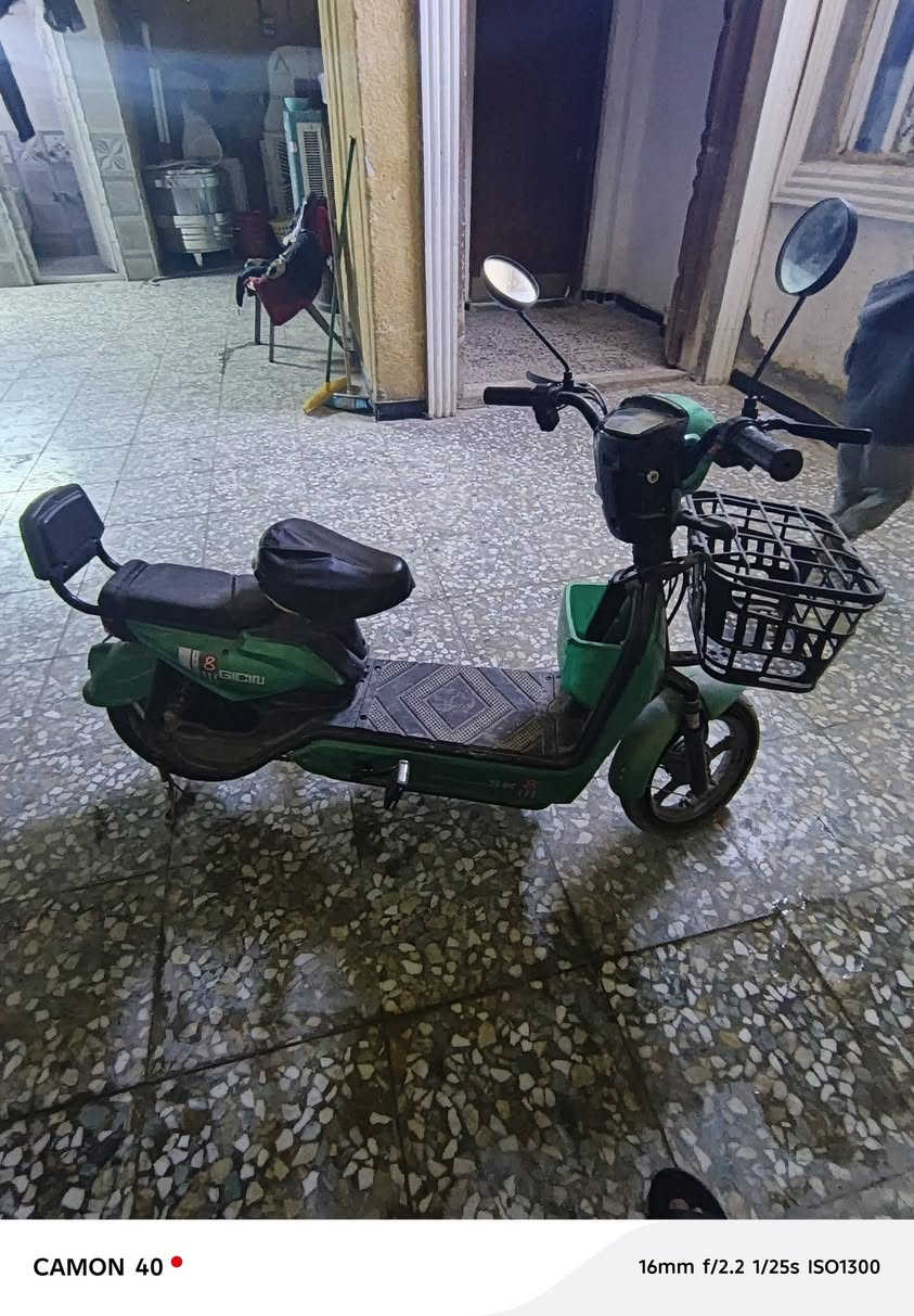 دراجة جديدة بس بنچر امامي شغالة كلشي مابيهة بصمتين و سويچين المكان العبيدي الشهداء الأولى شارع العابد الرقم ***********
