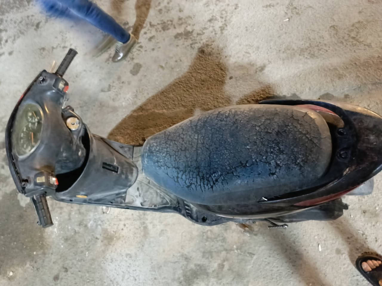 يالله السلام عليكم حبايب بريز لايت ناصي للبيع الدراجة متروكة بس هية كاملة كفرات وكلشي بلادي بس تجي تاخذها طافية ابيع كوم حديد السعر 250 العنوان مدينة الصدر قطاع 7 ساحة مضفر اي ستفسار اخر اتصال مامتواجد خاص شباب اتصل وبخدمتك ***********
