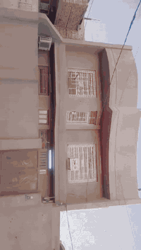 السلام عليكم  للبيع بيت طابقين المساحة ١٣٠ متر ركن طابو زراعي سند بناء حديث فول جاهز .العنوان رئاسة العبيدي مدخل جامع الإمام علي ع خلف السوق الاتصال ***********
