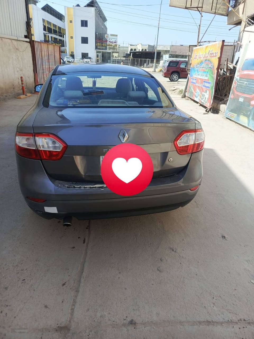سلام عليكم رينو فلونس مديل 2016 
سياره محوره كير ومكينه كورله 
بيها صبغ فقط الجاملغ والباب خلف السايق 
 بيها فقط الاستيرن صار ثگيل شويه غير هاي ما بيها 
جاهزه سياره رقم بغداد مداور شوكت ما يعجبك 
مكانها الحله  سعرها، 65 وبيها مجال بصيط
***********
***********
