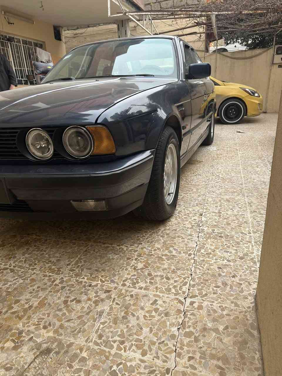 السلام وعليكم
سياره بي ام 525
محرك كبس
كير عادي محرك وكير شرط 
تبريد ثلج ❄️ 
طخم تايلت جديد 
رقم نينوى كابون بانزين 
التفاصيل على هذا الرقم 
***********
