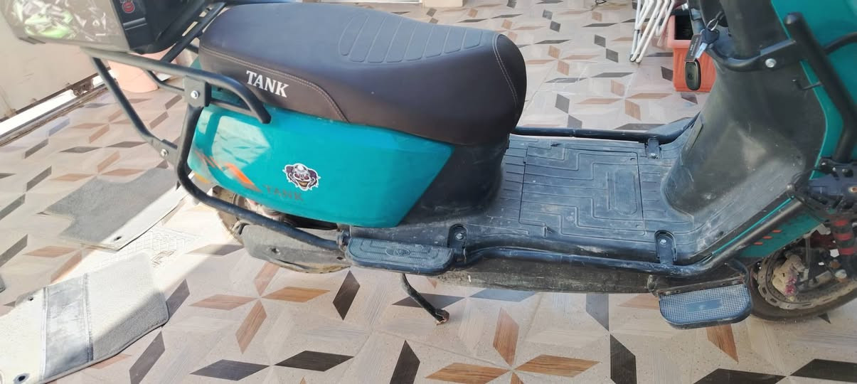 السلام عليكم دراجه شحن سكنس موديل 26 ست بطاريات بعدها جديده ع فحص هورن ولايت عالي ناصي وسماعه بيها كلهن شغالات رايده 700 الف وبيها مجال *********** واتساب
