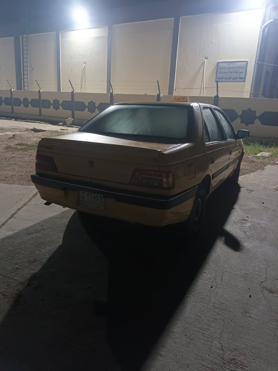 السلام عليكم عندي بيجو لميس موديل 15 نضيفه كولش جاهزه من كولشي تدفئ تبريد تخم تاير صدر جديد السعر 40 مكان الامين ***********
