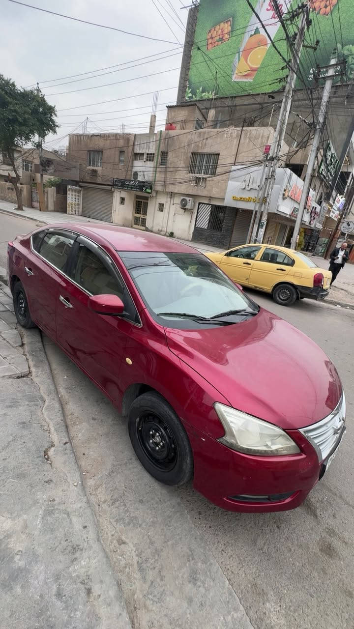 السلام عليكم
نيسان سنترا خليجي 2015 
لون ماروني 
محرك 1800 دبل نوزل ياباني اصلي 
السياره كلها كفاله كير محرك هيكل خارجي بدون ضربه فقط بارد جاملغ امامي جهة السايق وشخوط بسيطه جداً نصبتها كلش حلوه
عليها ادامه كامله صدر نوزلات بلكات جدد وقاعدة فيتبم كله جديد 
سنويه 2027 رقم اربيل تحويل ثاني يوم 
مكانها بغداد  
***********
