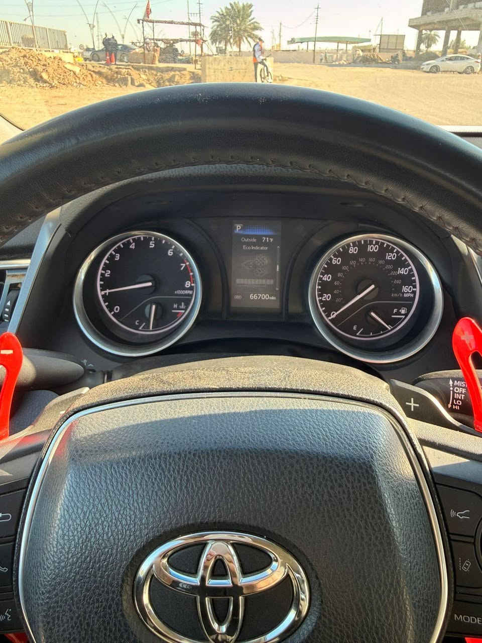 سلام وعليكم 
للبيع كامري موديل 2018 رقم شمالي 
سياره كلش جديد مواصفات SE
معروفه موصفات تخم تاير صدر سياره مكفوله كفاله عامه ماعد قطعه واحد بدون داخل بدون رباك سياه جديد ماشي 66 ميل حقيقي شرط على فحص 
بسمنه تحويل مباشر وايضاء سونار داخل منشور وصور ضرر هم 
سعر 210وبيه مجال ولسوك كلشي بيه 
مكان سيار ديالى كنعان 
رجاء الي موشراي الا يكسر بحلال عالم 
***********
