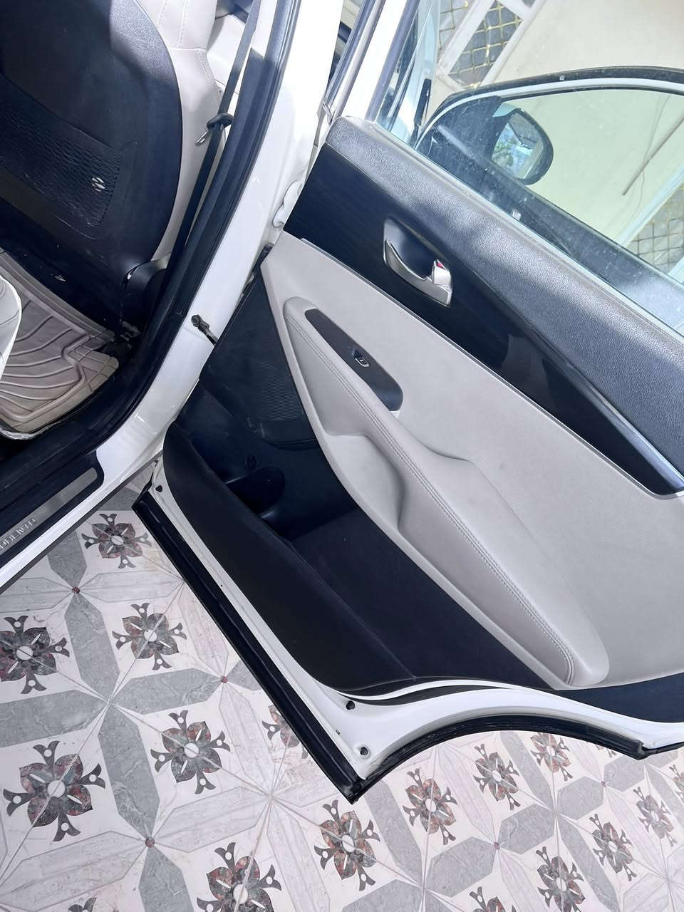 السلام عليكم
سورنتو 2018 فول عده البنورامه سته سلندر سبعه ماشي 126  صبغ فقط ربع الجاملغ المامي اليمنه ومصوره عندي ضربهه باب البيت وصبغته شبر بلجاملغ المامي اليمنه  فقط ومشر عليه بلمنشور مكينه مفتوحه بس مكفولف لاتنقيص ولا تبخير مكفوله من التنقيص والصوت والتبخير كير مكفول رقم بغداد بسمي السعر 230وبيهه مجال***********
