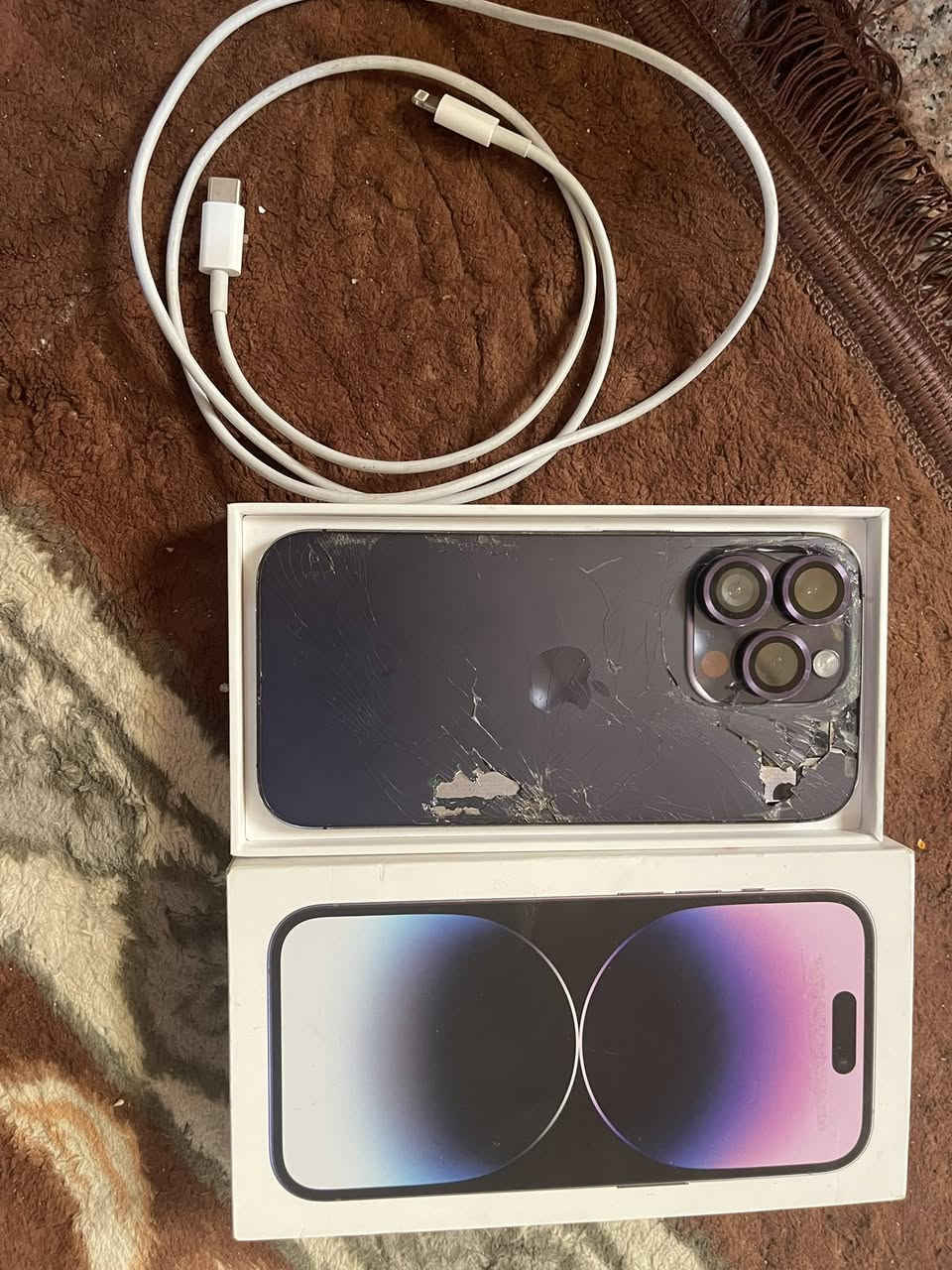 ايفون 14 برو جهاز وتر بروف كفاله شرق اوسط  شريحتين بس ضهره مكسور بطاريته ZAA93 ذاكرته 128  سعره 550 رقم ***********
