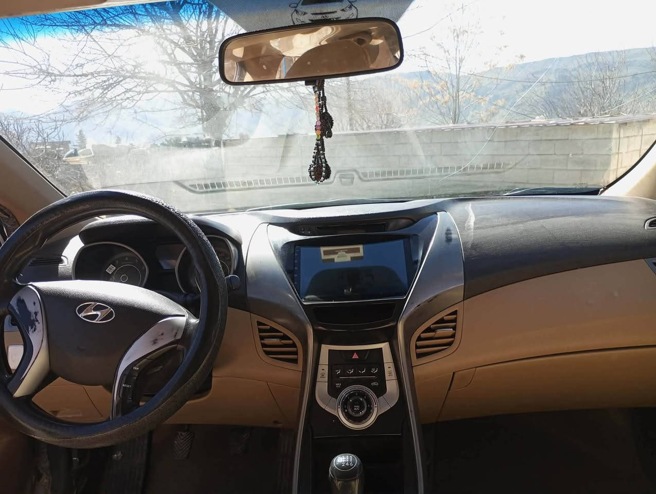 بۆ فرۆشتن: ئەلنترا ٢٠١٢ (توند و تۆڵ و بێ کێشە)
*********** رەقەم مۆبایل
سەیارەیەکی زۆر پاک و جیاواز، بۆ ئەو کەسەی بەدوای سەیارەیەکدا دەگەڕێت کە تەنها سویچی لێ بدات و بۆ بەغدا و هەر شارێکی تر پێی بڕوات بێ دودڵی.
• دۆخی جەستە: بێ دەعم، بێ لێدراو، بێ بڕانەوە (زۆر خاوێنە).
• میکانیک: بزوێنەر و گێڕ و تەقە و ڕەقە بە شەرت، زۆر توندوتۆڵە.
• مواسەفات: ئیکۆ (ECO) زۆر کەم مەسرەف، ABS، USB/AUX، جام و ئاوێنە کارەبا. رەقەم و سەنەوی هەزە نویە بە ناوی خۆمە بە شەرتی تەحویل و خەرامە 
ناونیشان.. هیران و نازەنین نزیک شەقلاوە أربيل, العراق
